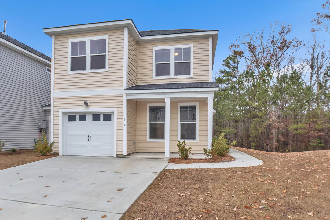 131 Hawthorne Landing Dr in Goose Creek, SC - Building Photo