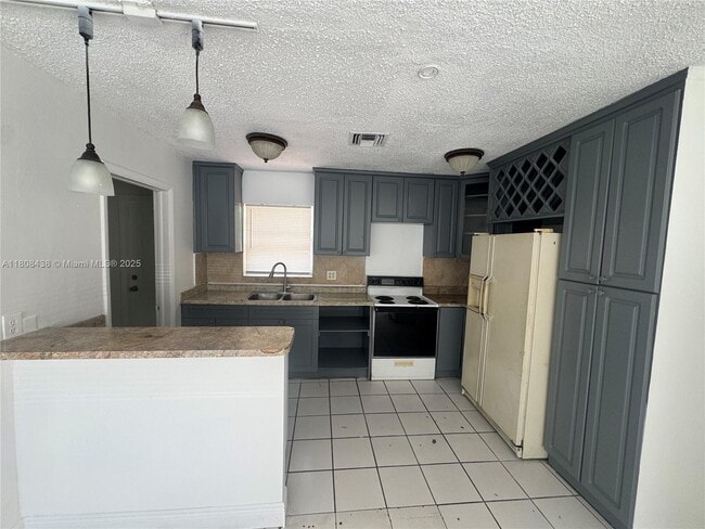 2706 NW 15th Ct in Fort Lauderdale, FL - Building Photo - Building Photo