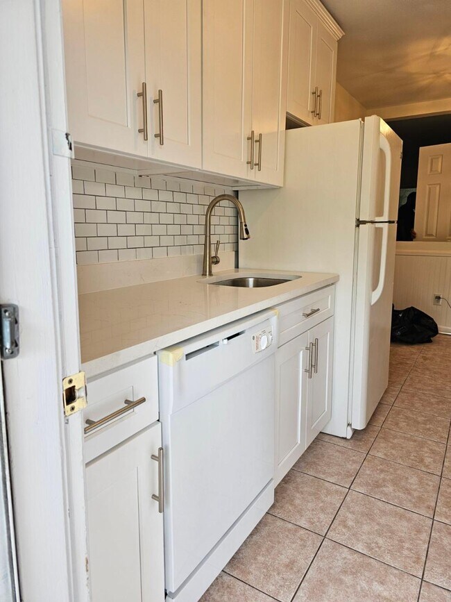120 Columbus Pl in Stamford, CT - Building Photo - Building Photo