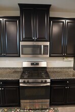 417 Cross Country Way in Durham, NC - Building Photo - Building Photo