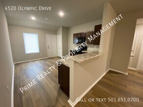 4520 Olympic Dr in Benton, AR - Foto de edificio - Building Photo