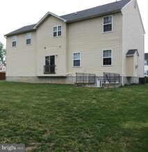 20935 Freedom Run Dr in Lexington Park, MD - Foto de edificio - Building Photo