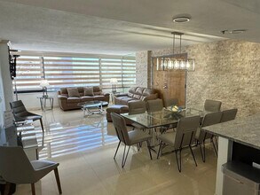 5225 Collins Ave in Miami, FL - Building Photo - Building Photo
