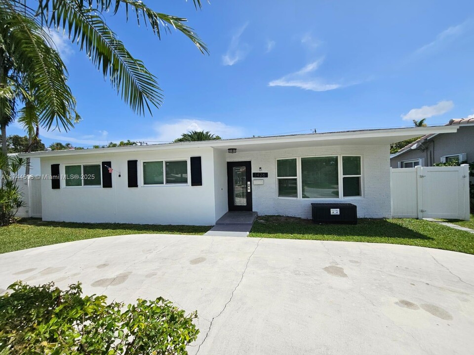 1426 Coolidge St in Hollywood, FL - Building Photo