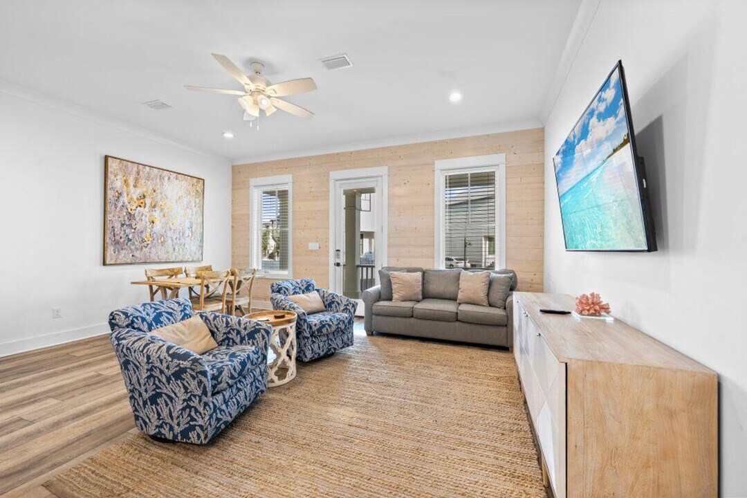 7 W Gate in Orange Beach, AL - Building Photo