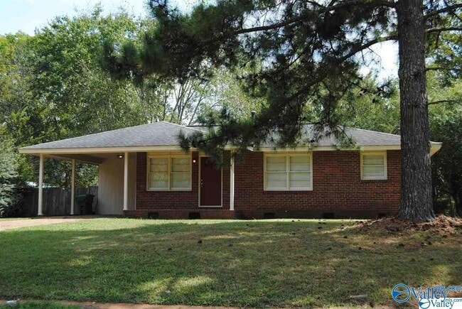 property at 2208 Glen Iris Cir NW