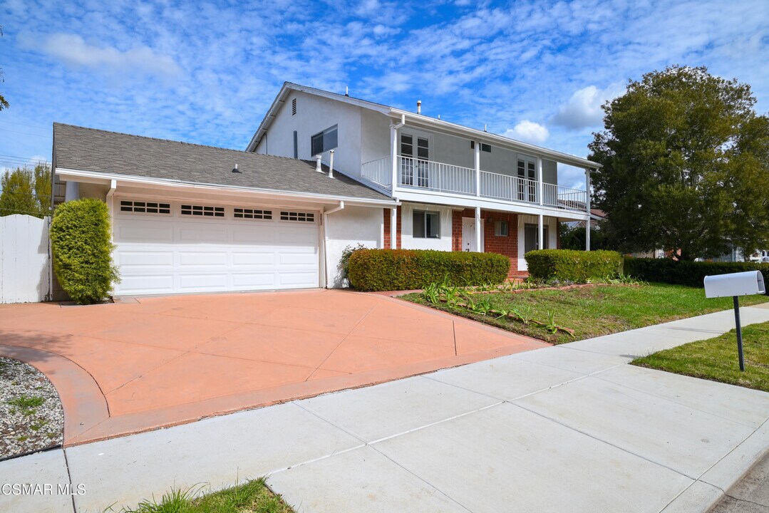 331 Columbia Rd in Thousand Oaks, CA - Building Photo