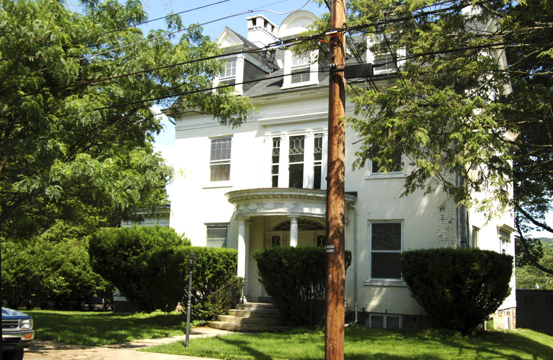 430 Seneca St in Bethlehem, PA - Building Photo