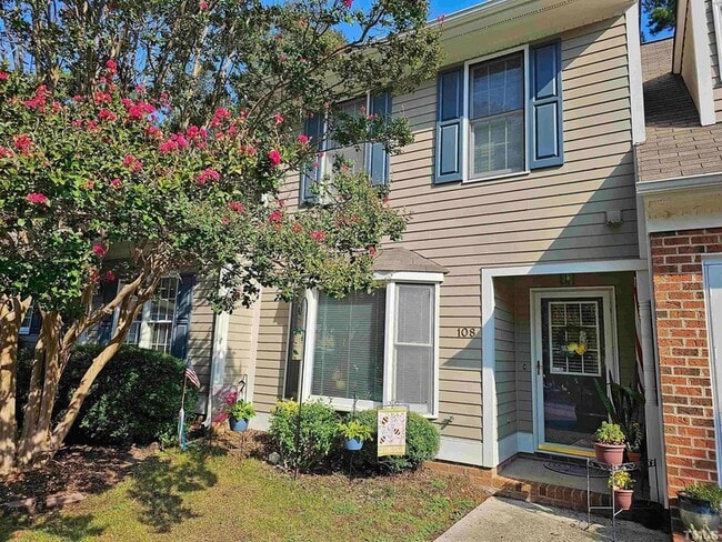 property at 108 Forest Oaks Dr