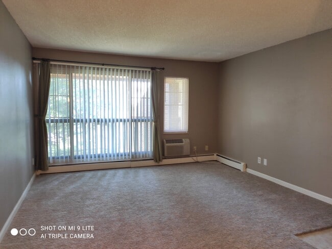 property at 850 W Moorhead Cir