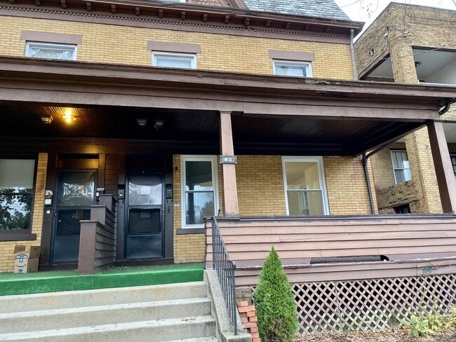 6319 Monitor St, Unit 6317 Apt #1 in Pittsburgh, PA - Foto de edificio - Building Photo