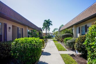 9339 Lennex Ln in Ft. Myers, FL - Building Photo - Building Photo