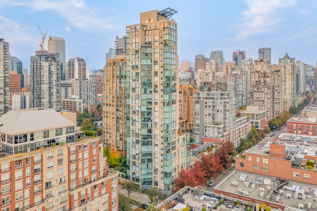 City Crest in Vancouver, BC - Building Photo