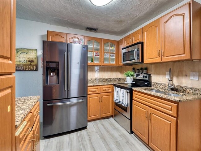 7809 Ramona St in Miramar, FL - Foto de edificio - Building Photo