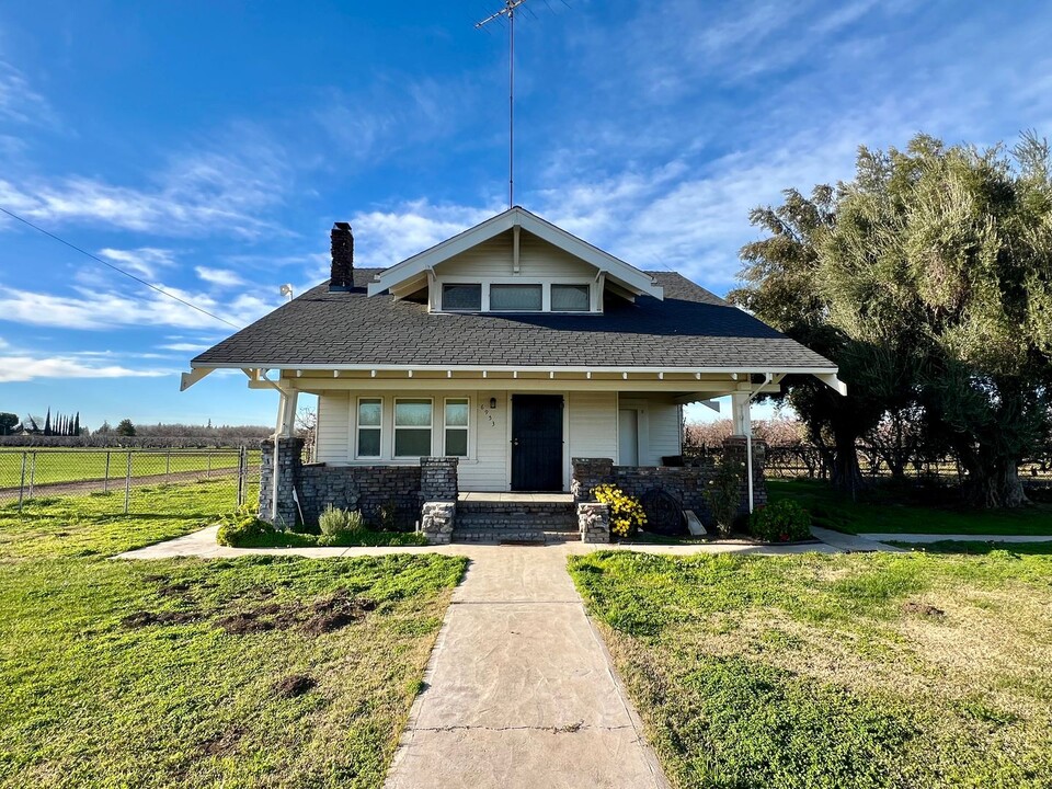 6953 Cherokee Rd in Stockton, CA - Building Photo