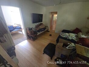 110 E Summit St in Ann Arbor, MI - Building Photo - Building Photo