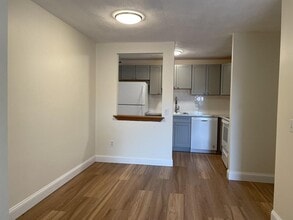 19 Davis Rd, Unit C2 in Acton, MA - Foto de edificio - Building Photo