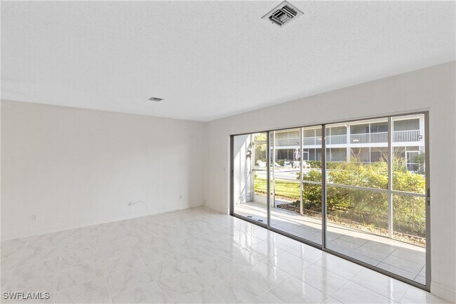 25500 Cockleshell Dr in Bonita Springs, FL - Building Photo - Building Photo