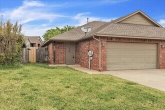 11119 SW 5th St in Yukon, OK - Building Photo - Building Photo