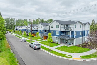 Hazel in Enumclaw, WA - Foto de edificio - Building Photo