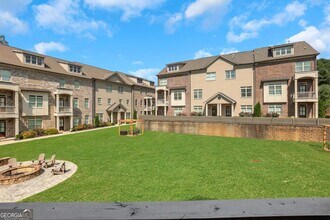 1292 Stone Castle Cir in Smyrna, GA - Building Photo - Building Photo