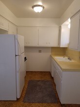126 Wilson Ave in Bakersfield, CA - Foto de edificio - Building Photo