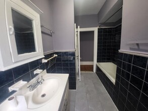 5044 N Sydenham St in Philadelphia, PA - Foto de edificio - Building Photo