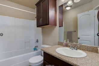 15508 Baker Meadow Loop, Unit B in College Station, TX - Building Photo - Building Photo