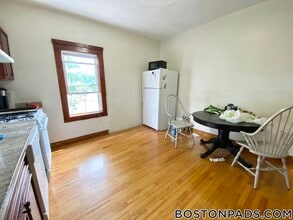 8 Webley St in Boston, MA - Foto de edificio - Building Photo