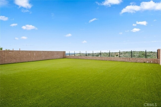 309 Paradiso in Irvine, CA - Foto de edificio - Building Photo