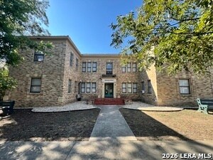 128 W Magnolia Ave in San Antonio, TX - Building Photo - Building Photo