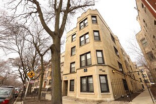 646 W Roscoe St, Unit N2 in Chicago, IL - Building Photo