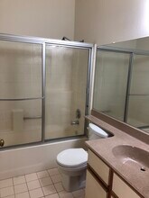 10978 Bluffside Dr, Unit #105 in Studio City, CA - Foto de edificio - Building Photo