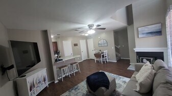 1305 W Villa Maria Rd in Bryan, TX - Building Photo