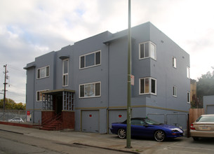 1241 E 18th St in Oakland, CA - Building Photo - Building Photo