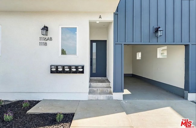 1116 S Mariposa Ave, Unit 1116 A in Los Angeles, CA - Building Photo - Building Photo