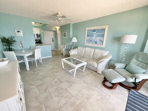 303 Atlantic Ave in Virginia Beach, VA - Building Photo - Building Photo