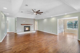 10033 Via Grande in Navarre, FL - Building Photo - Building Photo