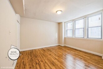 1020 E Hyde Park Blvd in Chicago, IL - Building Photo - Building Photo