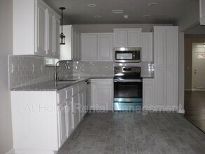 9224 S Hudson Ave in Tulsa, OK - Building Photo - Building Photo