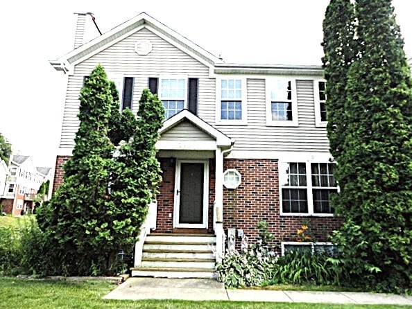 property at 775 Highview Ct