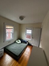 74 Gore St, Unit 1 in Cambridge, MA - Foto de edificio - Building Photo