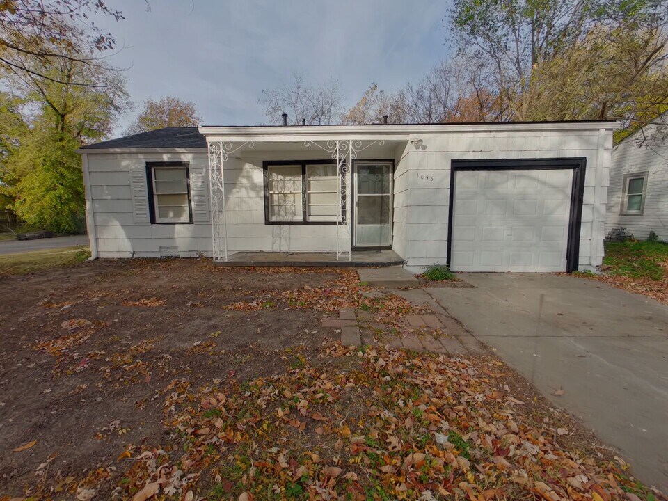 1053 S Christine Ave in Wichita, KS - Building Photo