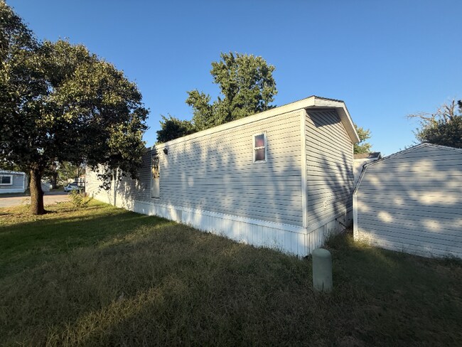 5501 9th St in Great Bend, KS - Building Photo - Building Photo