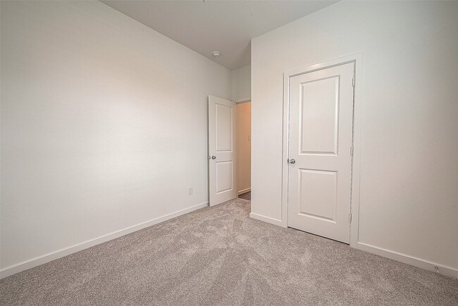 property at 21834 Sunshine Cove Ln