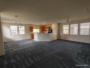 6284 W Cougar Ave in Las Vegas, NV - Building Photo - Building Photo