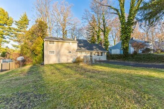 5 Devonwood Rd in Wayne, PA - Building Photo - Building Photo