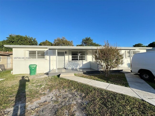 15741 NW 38th Pl in Opa Locka, FL - Building Photo - Building Photo