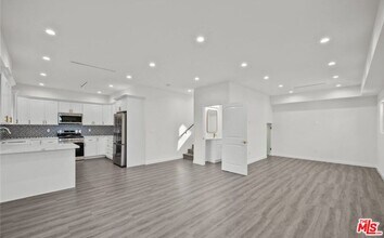 6245 McLaren Ave in Los Angeles, CA - Building Photo - Building Photo