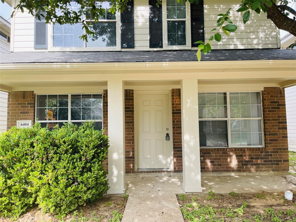 6404 Mountain Pines Ln in Katy, TX - Building Photo